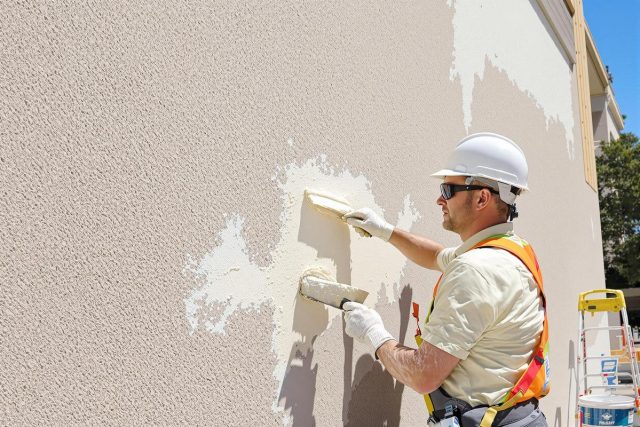 Comment refaire un enduit extérieur sur un enduit existant