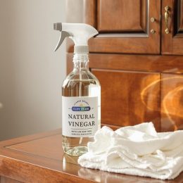 Nettoyer un meuble en bois verni avec du vinaigre : guide pratique.jpg